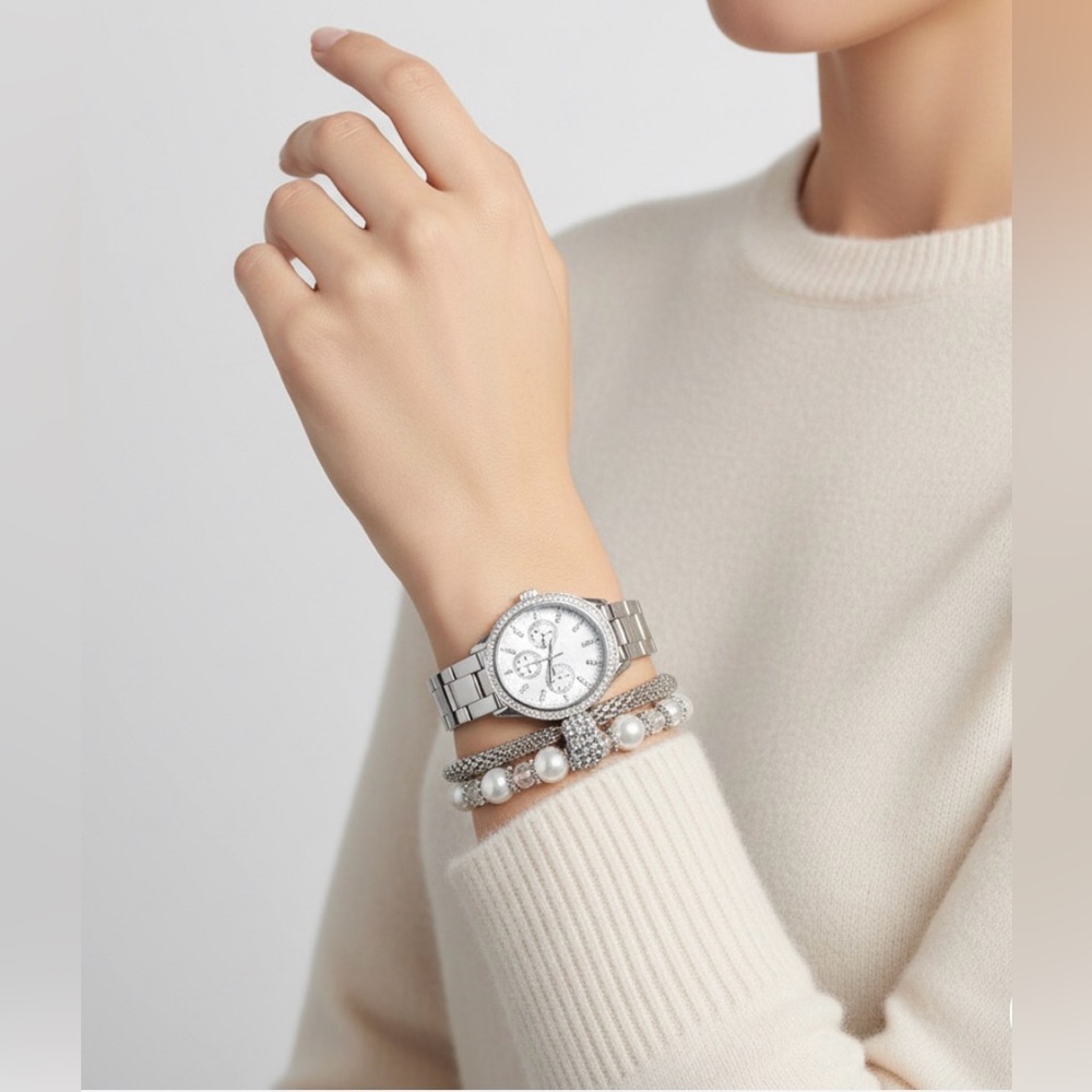 Watch set exudes design paired with polished and sparkling bracelets.Brand new